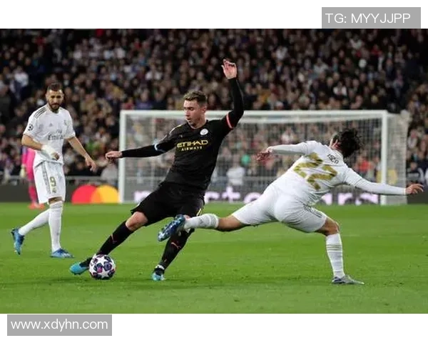 汤姆斯足球明星的传奇之路与荣耀时刻揭秘